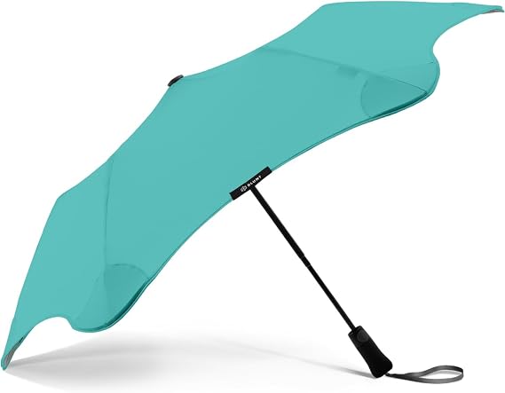 BLUNT Metro Travel Umbrella with 37 Canopy and Wind Resistant Radial Tensioning System - Mint