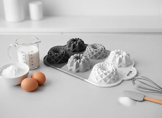 6 Bölmeli Silikon Muffin ve Mini Kek Kalıbı - 3 Farklı Estetik Geometrik Desen, Yapışmaz ve Esnek Pişirme Seti, Modern Degrade Tasarım (Gri-Beyaz-Antrasit)