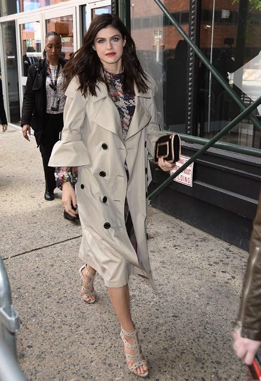 Posterazzi Poster Print Alexandra Daddario Candids-Wed New York Ny May 24 2017. Photo by Derek StormEverett Collection Celebrity (16 x 20)