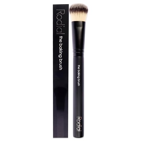 Rodial The Buffing Brush for a Seamless, Smooth, Even Skin Finish - Makeup Brush for Blending Primer, Concealer and Foundation - Buffing Brush for Naturally Perfected, Professional Look