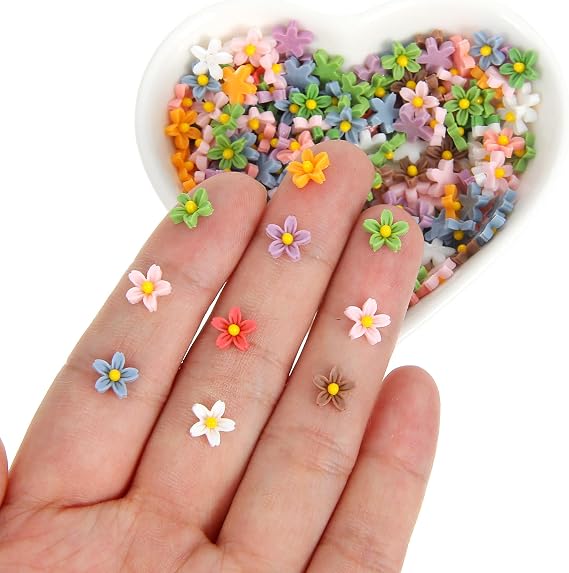 QFGasre 200PCS Mini Plastic Daisy Flowers Dollhouse Miniature Plastic Flowers for Crafts Tiny Things for Fairys Garden Dollhouse Micro Landscaping