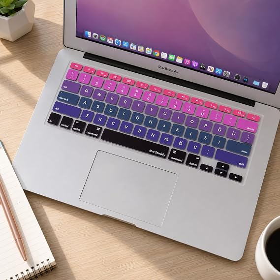 MacBook Klavye Koruyucu Silikon | US Klavyeyi Türkçe Q Baskıya Dönüştürür | MacBook Air 13 inç ve MacBook Pro 13–15 inç (A1369, A1466, A1278, A1425, A1502, A1286, A1398) Uyumlu Pembe Mavi