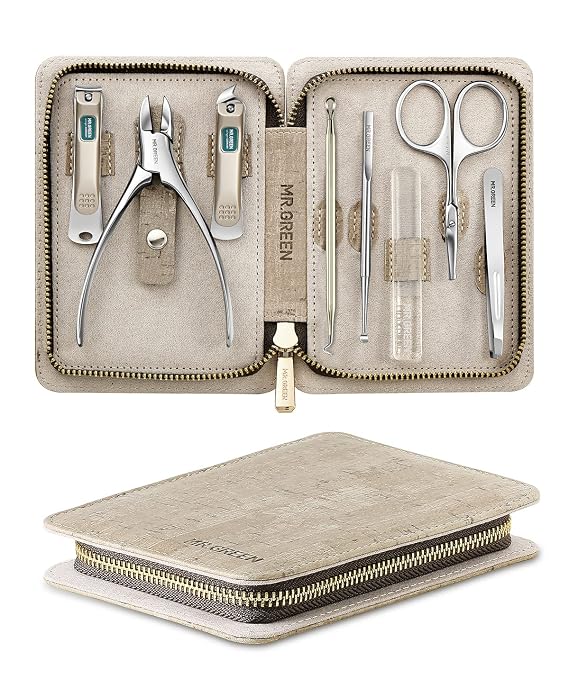 Manicure Set 8 in 1,Professional Pedicure kit,Stainless Steel Manicure Kit,Portable Travel Grooming Kit Nail Care Tools,Nail Clippers Pedicure Tools with Leather Travel Case (Brown)